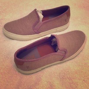 Frye Gia Canvas Slip On size 7.5 in lilac